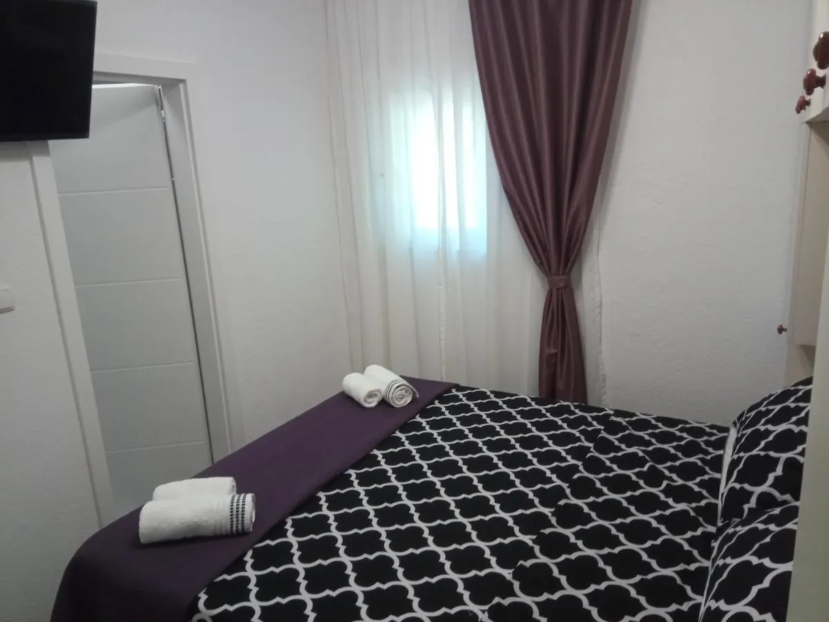 Apartman Velika Ljubav Kastela 0*,  Croatia
